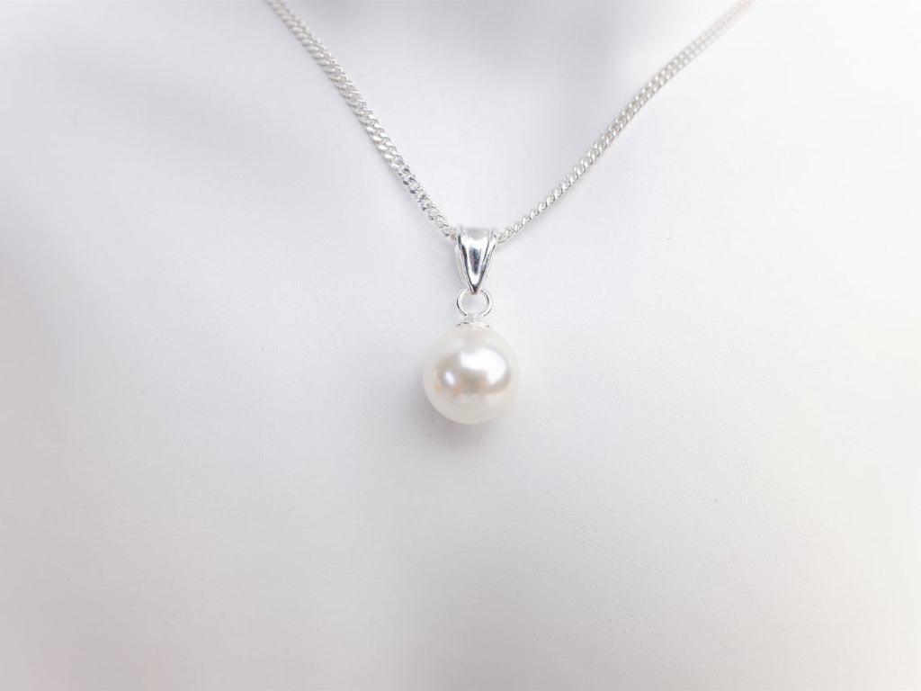 #3 Pearl Pendant Necklace - White